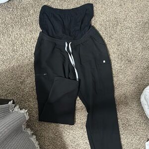 FIGS maternity scrub pants. Black. Size XL